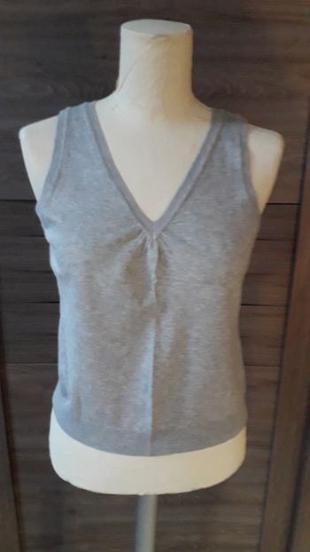 Pull débardeur gris clair, col en V