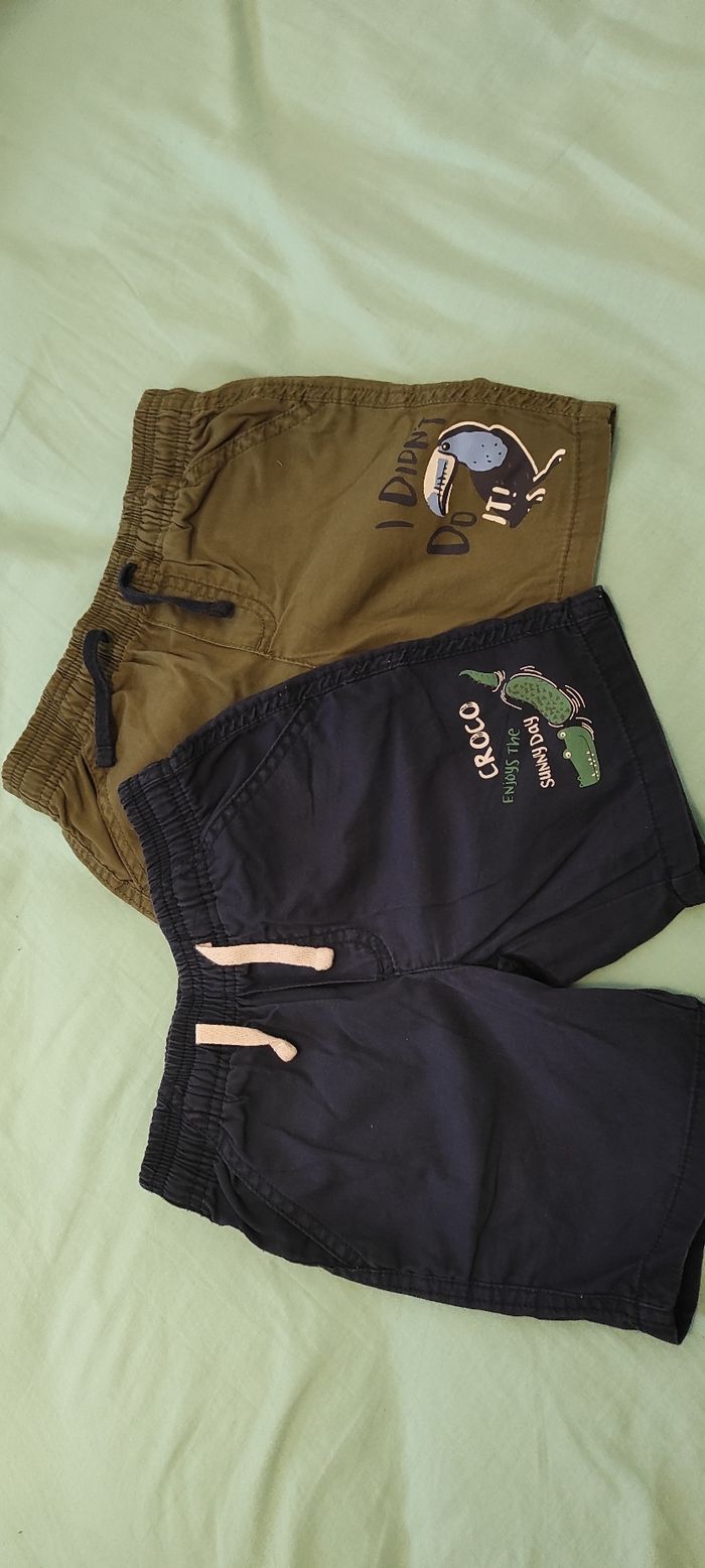 Lot 2 shorts été 98-104 cm