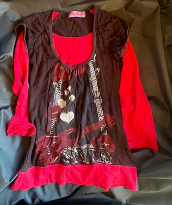 T-shirt fille – Taille estimée 5 à 10 ans – Bon état