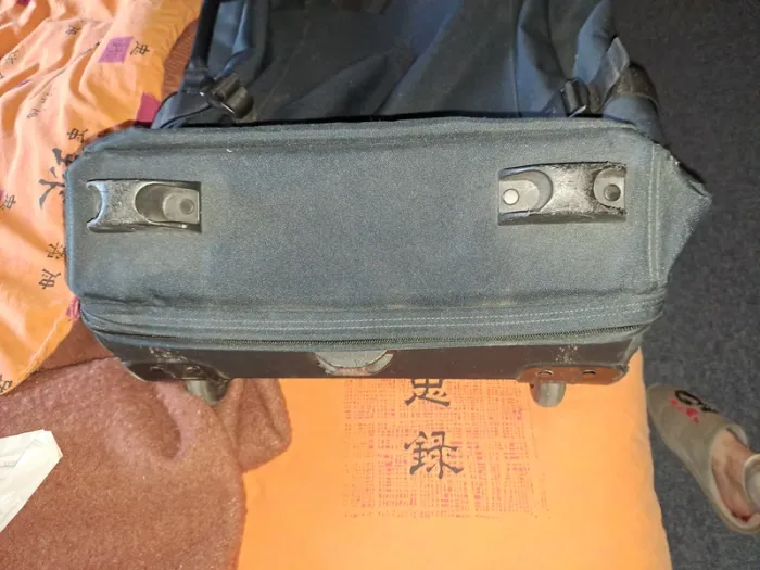 Valise à roulettes Eastpak 121L - 2 compartiments - Très bon état - photo numéro 13