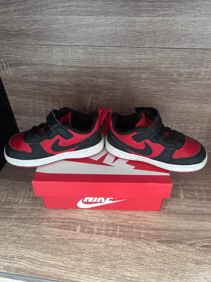 Basket Nike Jordan noir et rouge T25 - photo numéro 3