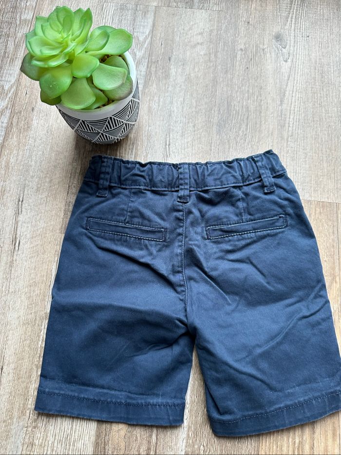 - Short Kiabi - 5 ans - Très bon état - photo numéro 2