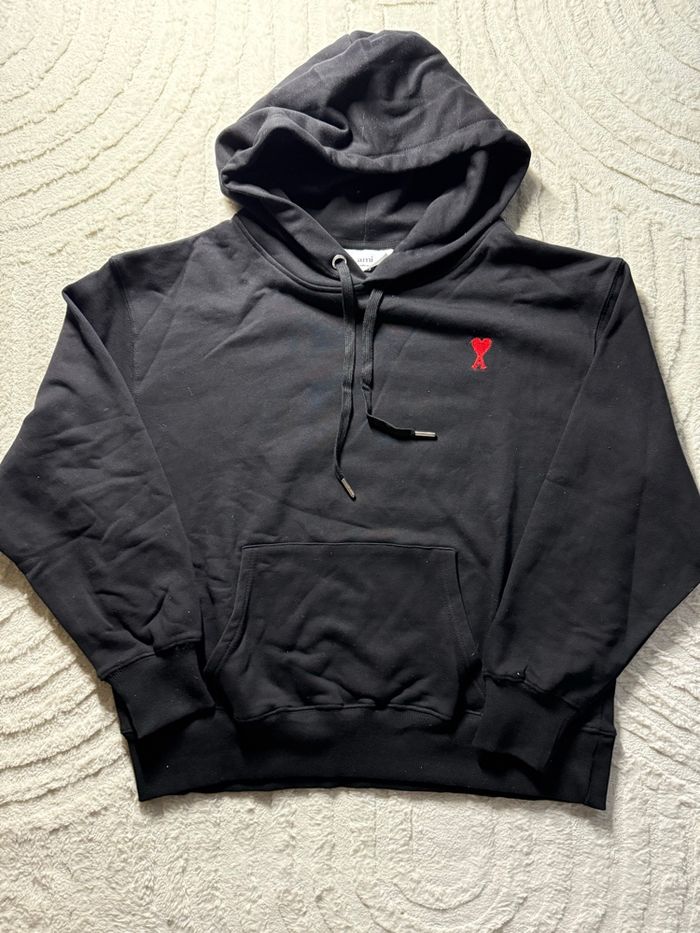 Hoodie Ami Paris noir | Logo cœur rouge | Taille M - photo numéro 4