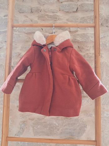 Manteau hiver 18m couleur brique très bon état
