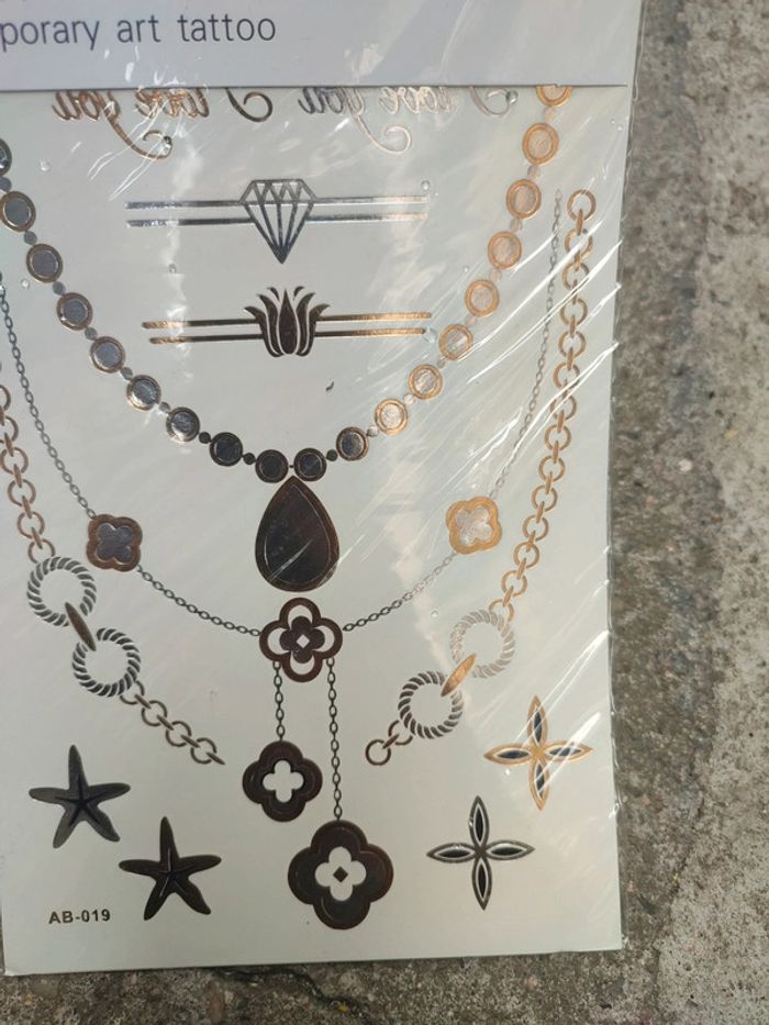 Plaquette de tatouage temporaire - photo numéro 3