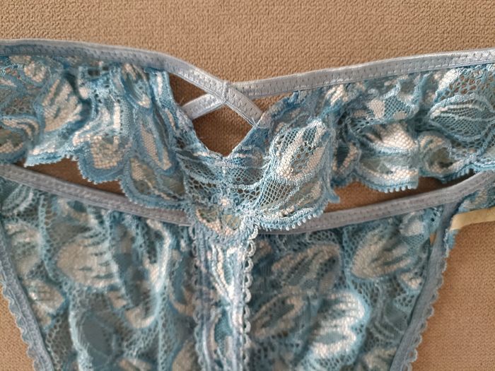 Tanga bleu pâle fleuri - photo numéro 8