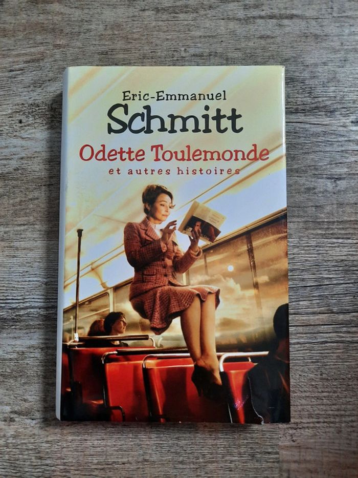 Livre: Odette Toulemonde et autres histoires d'Éric-Emmanuel Schmitt.