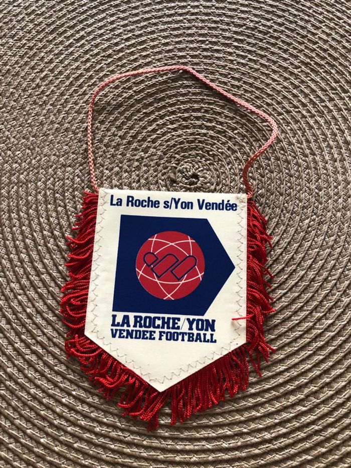 Fanion football La roche sur yon Vendée - photo numéro 2