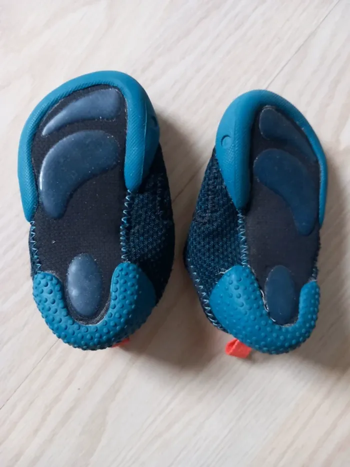 Chaussons souples Décathlon Domyos taille 21 - photo numéro 2