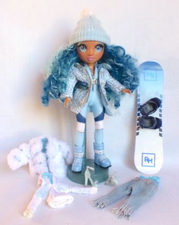 poupee Rainbow High Skyler Winter Wonderland