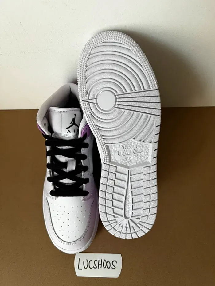 Nike Air Jordan 1 Mid Barely Grape - 38 - photo numéro 6