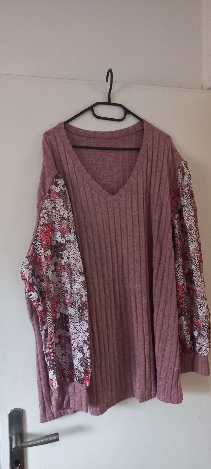 Pull couleur vieux rose manches fleuries - photo numéro 4