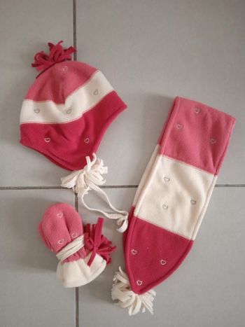 Lot bonnet, écharpe, moufles fille - 12/18 mois