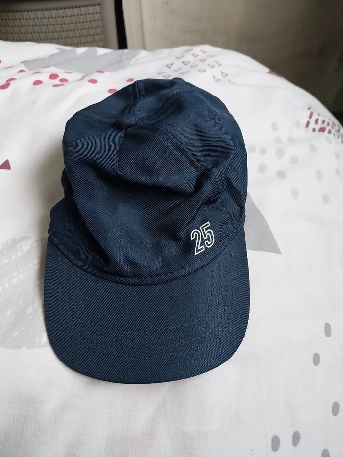 Casquette bleue marine taille 49 cm