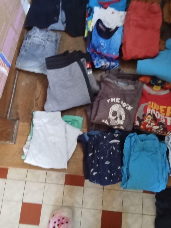 Lot vêtements garçon 6-7 ans - photo numéro 5