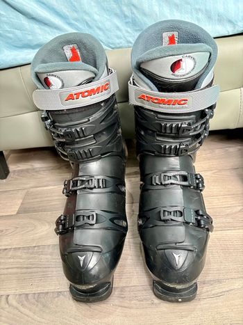 Paire de chaussures de ski noir Atomic Betaflex Quechua Décathlon modèle 9.05 ISO 5355 avec housse de rangement et notice - Taille 45