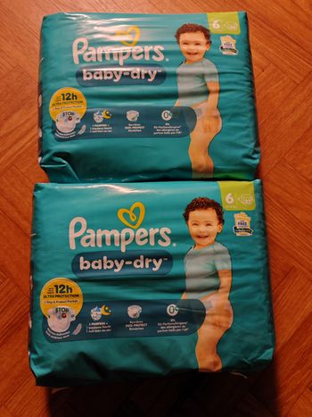 Lot de 2 paquets de 33 couches soit 66 couches taille 6 baby dry