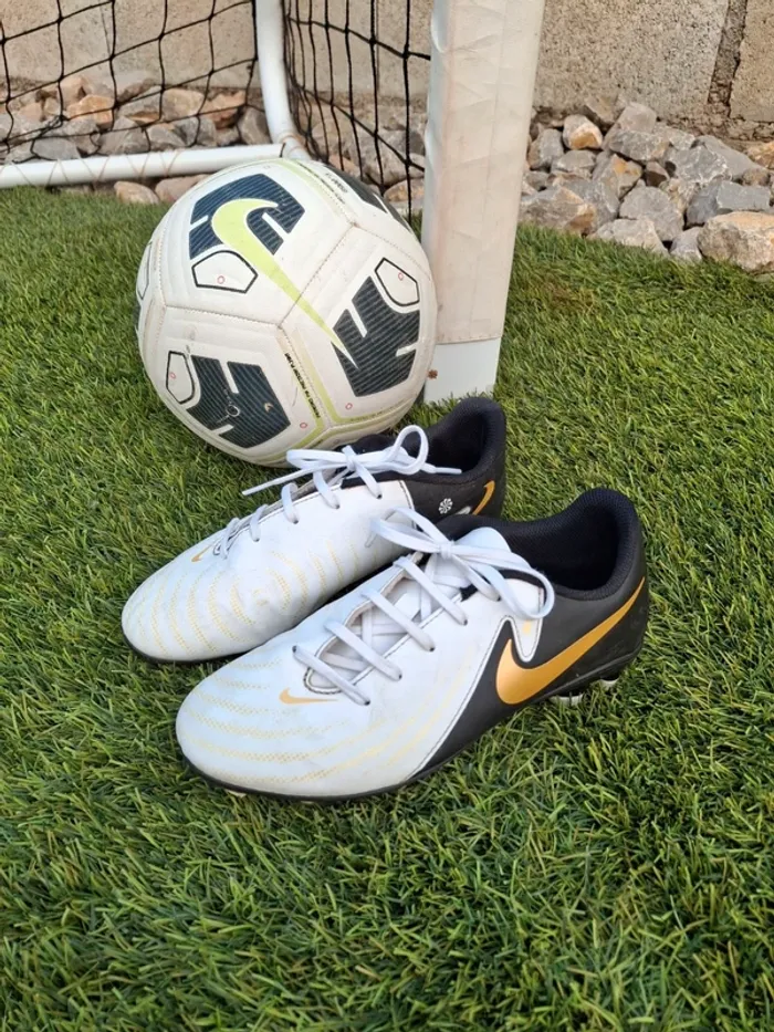 Crampon de foot nike taille 36