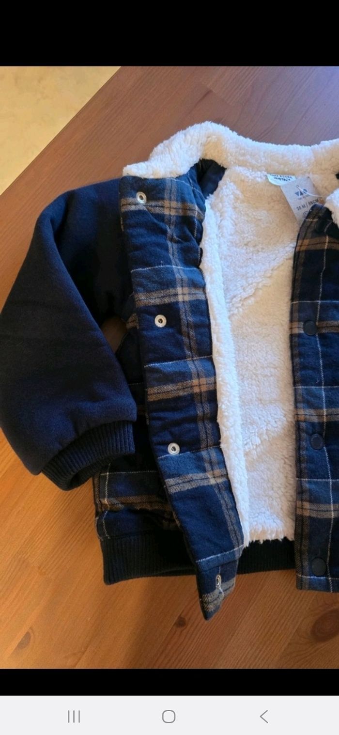 (Neuve non portée) 🏷😍💙 veste molleton et sherpa 36mois garçon 💙😍 - photo numéro 2