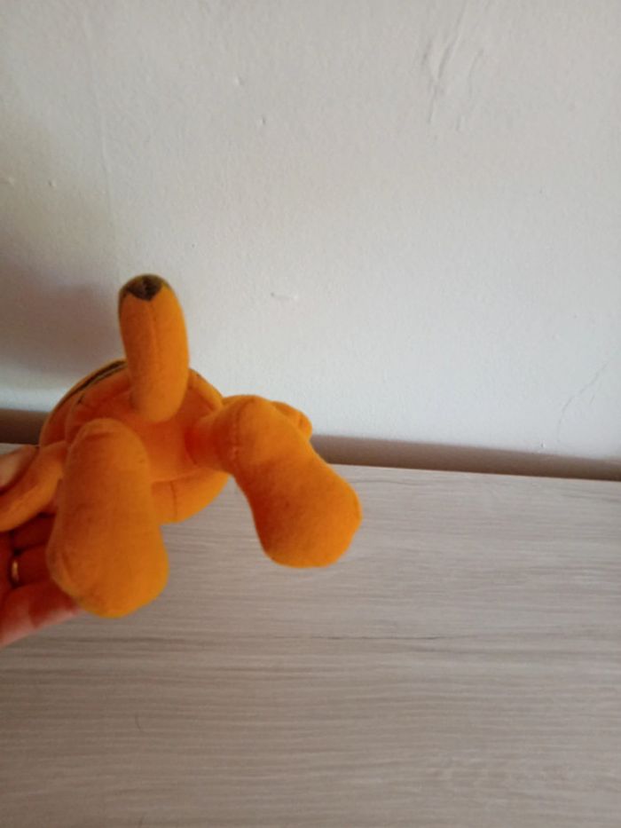 Jolie peluche Garfield - photo numéro 4