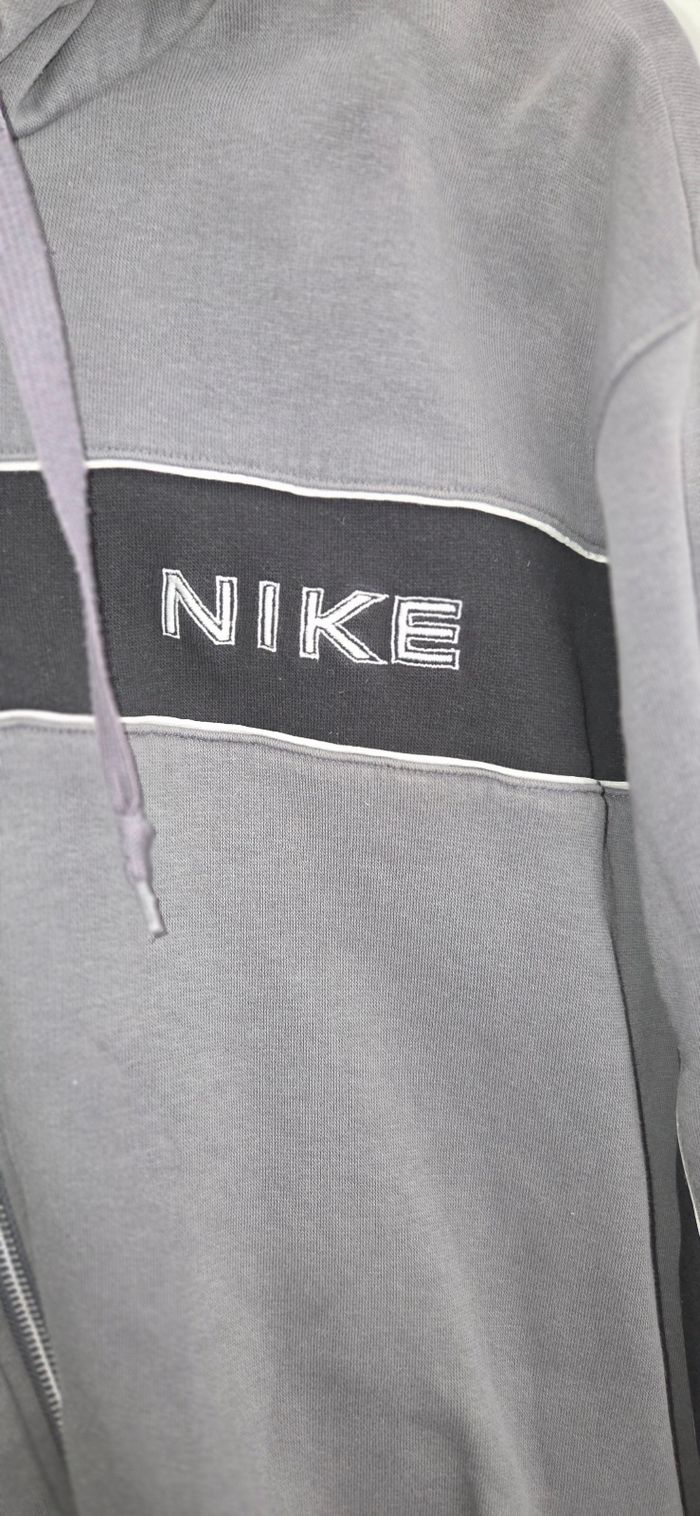 Veste beSweat a capuche  zippé NIKE taille L - photo numéro 3