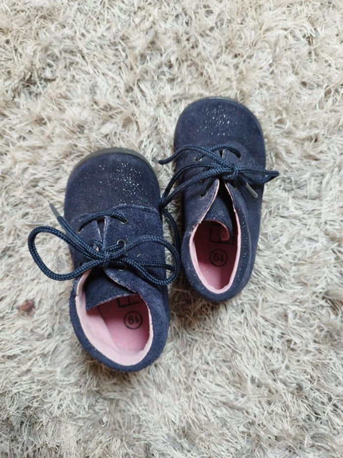 Superbe basket de marche bébé fille fashion privé taille 19 - photo numéro 6