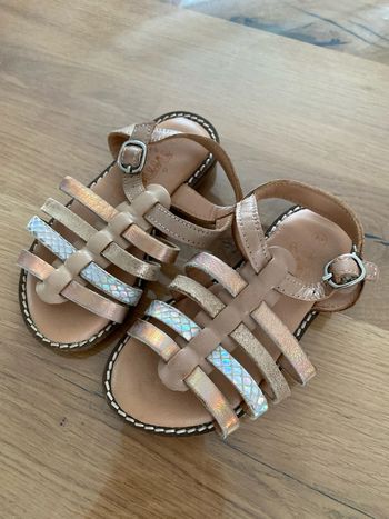 Sandale 24