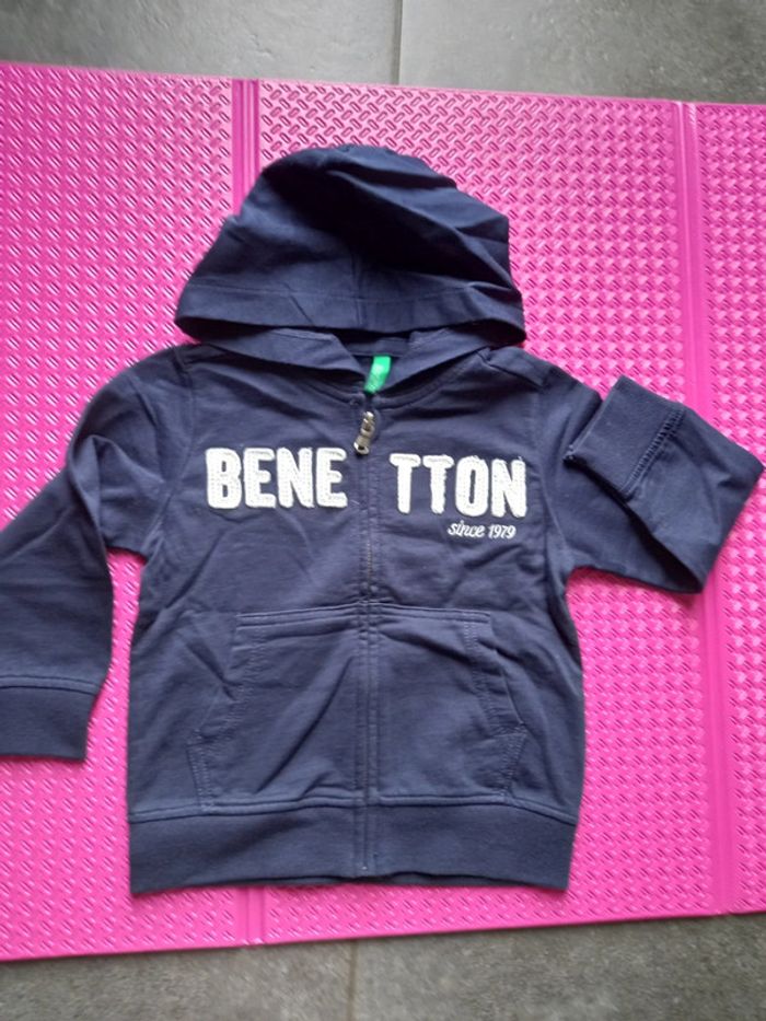 Gilet à capuche zippé