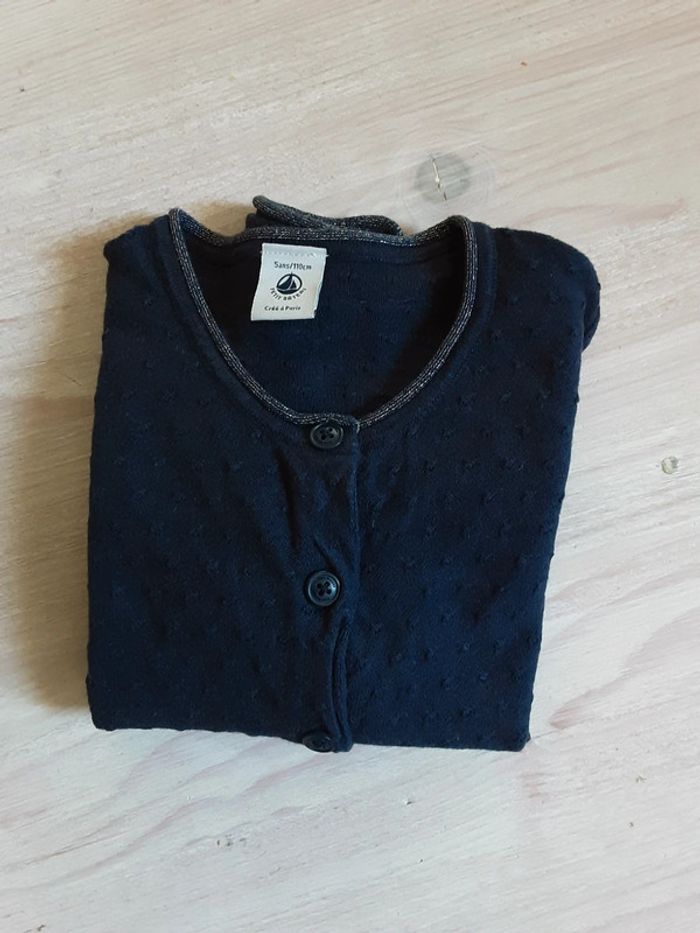 Joli gilet fin structuré T. 5 ans