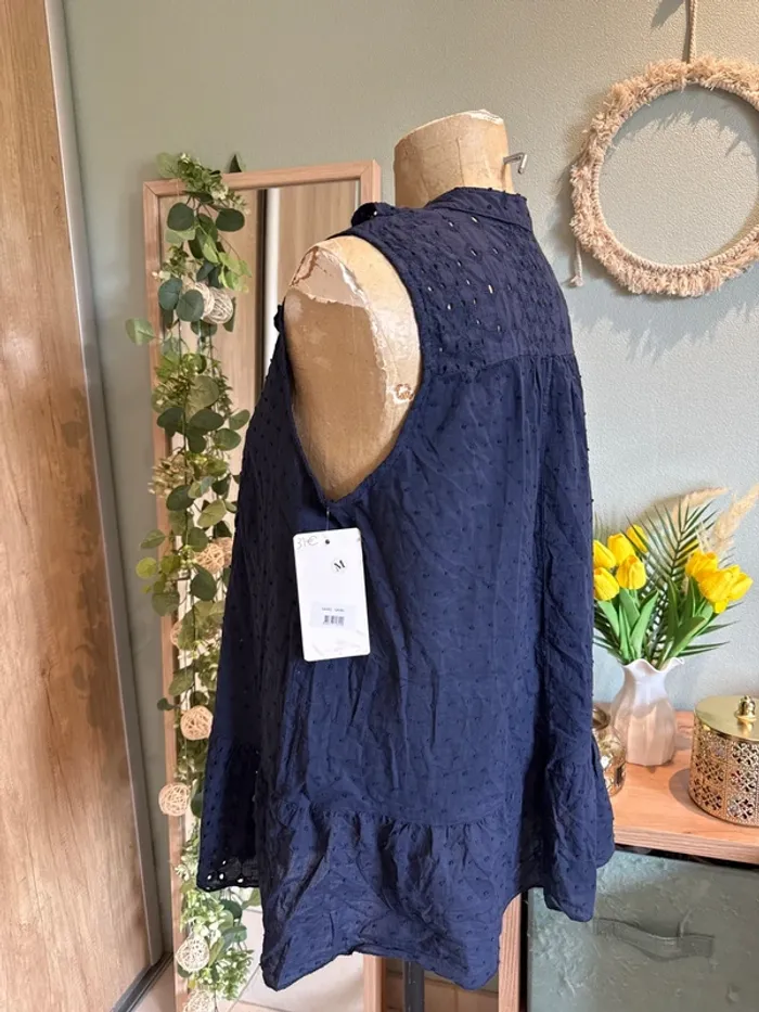 Très belle blouse en broderie anglaise femme - photo numéro 3