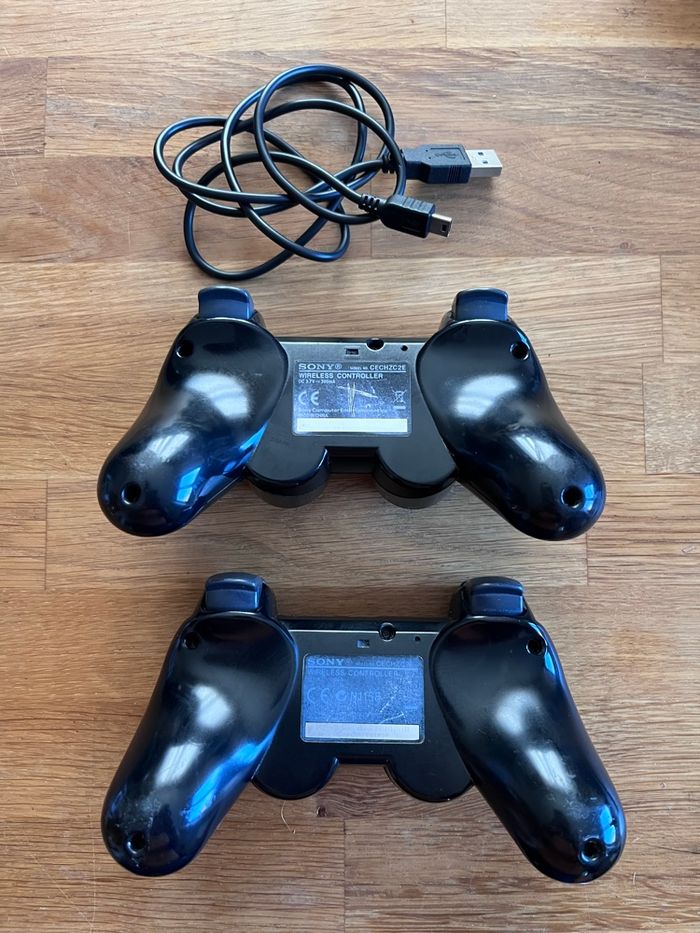 Lot de manettes officielles Sony DualShock 3 - photo numéro 2