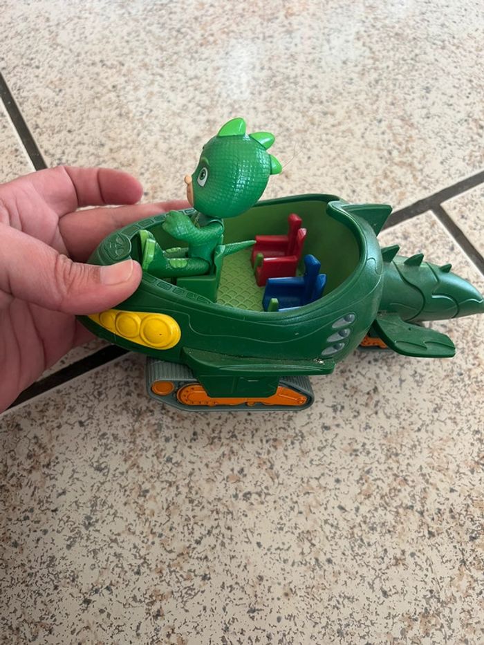 Voiture pyjamasque et personnage Gluglu - photo numéro 2