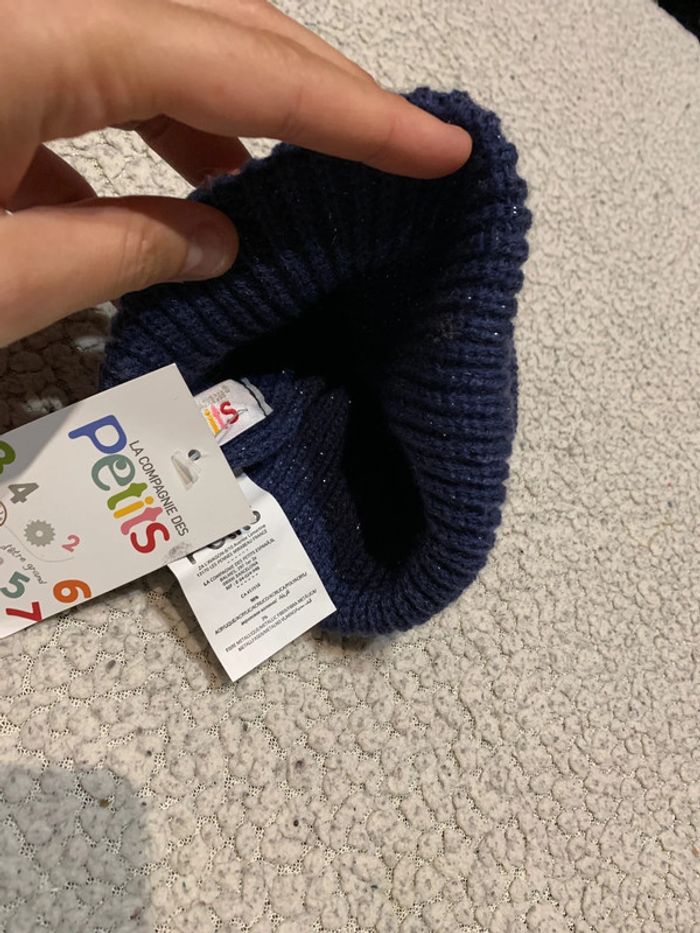 Bonnet enfant taille 52 paillettes bleu neuf idéal cadeau - photo numéro 3