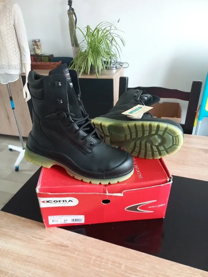 Chaussures de sécurité noir T40 Neuve - photo numéro 3