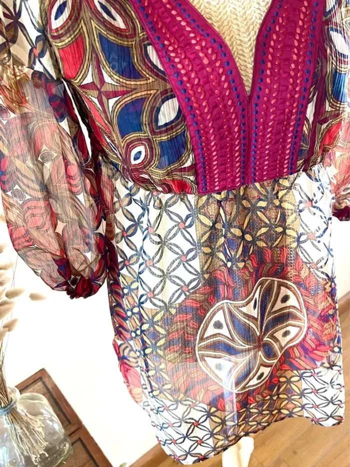 Sublime tunique léger décolleté en V motif géométrique - photo numéro 3