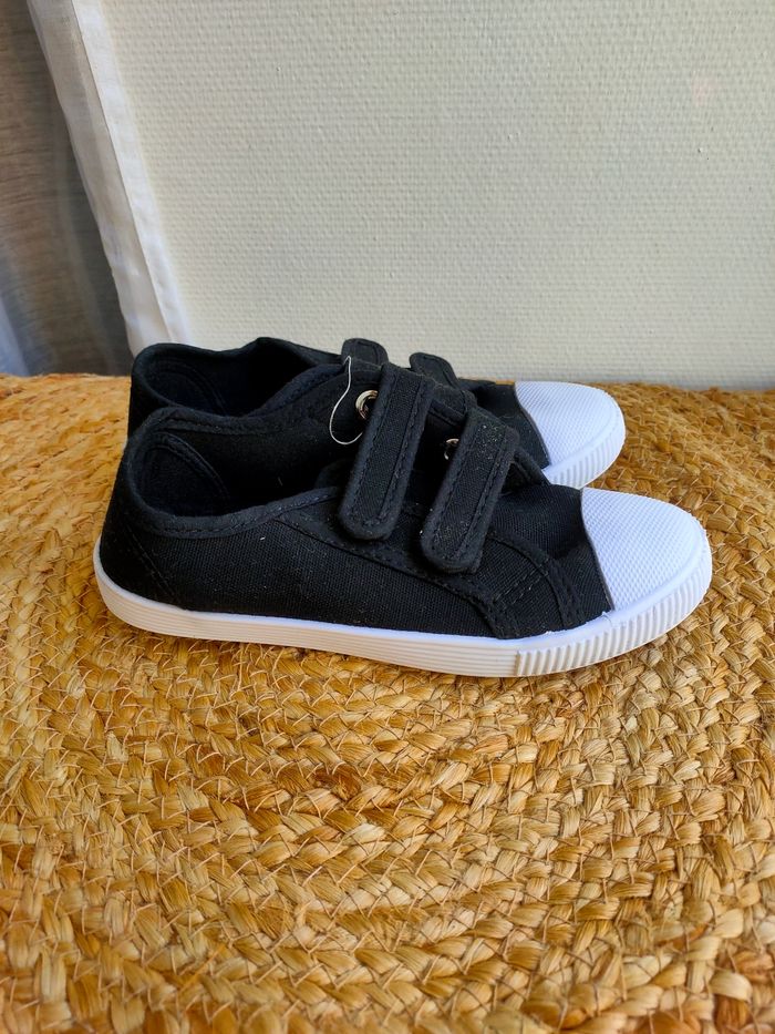 Chaussures en toile noir taille 31 - photo numéro 4