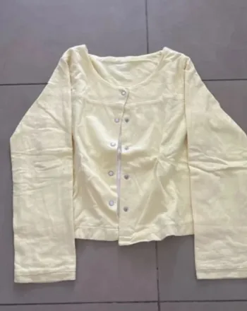 🌞 Gilet Lililotte – Taille 10 ans – Douceur pastel pour looks ensoleillés ! 🌞
