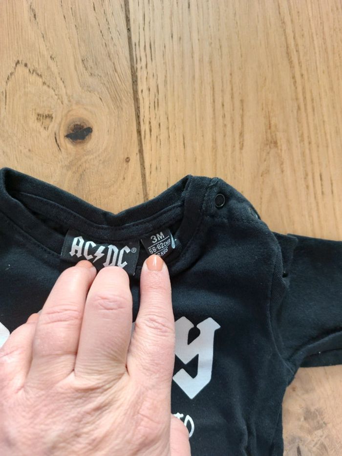 T-shirt manche longue 3 mois - photo numéro 2