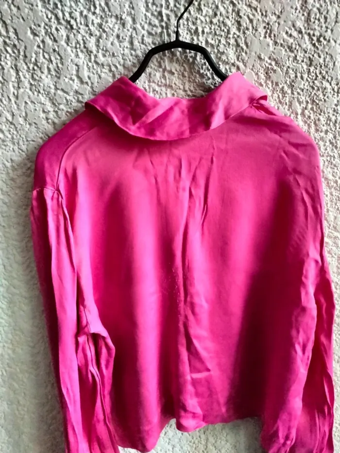 M chemise manche longue en satin rose zara taille M - photo numéro 2