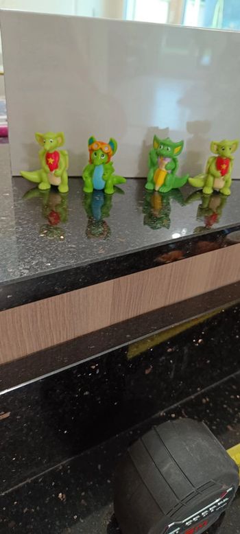 Lot figurine petits dragons pocket weetos
