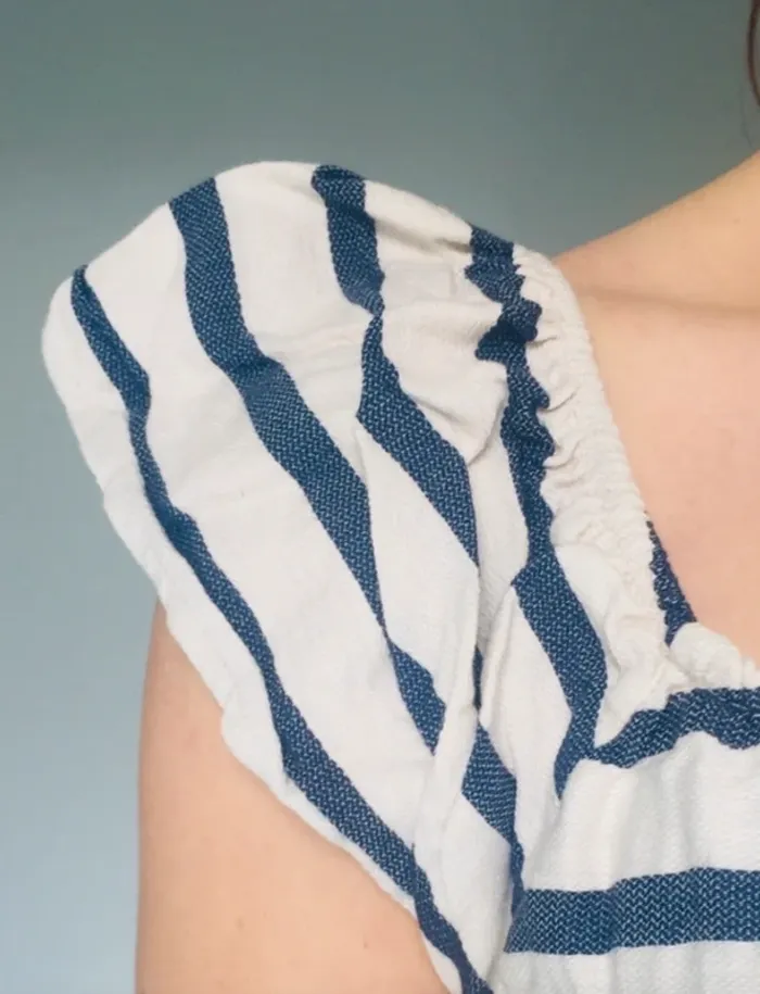 Jolie blouse marinière à volants - photo numéro 5