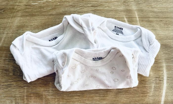 Lot de 3 body blanc « Kiabi » T3 mois