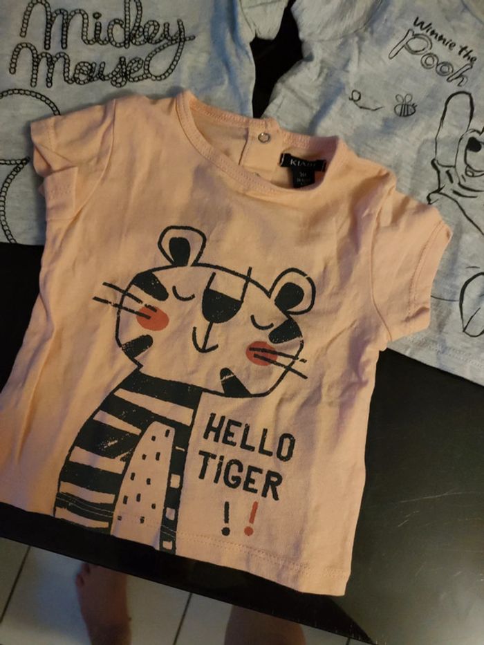 Lot de trois t-shirt léger Disney Kiabi 3 mois et Winnie Mickey - photo numéro 2