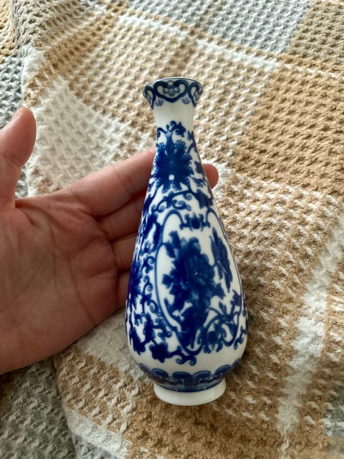 Vintage Chinese Wind bleu and white