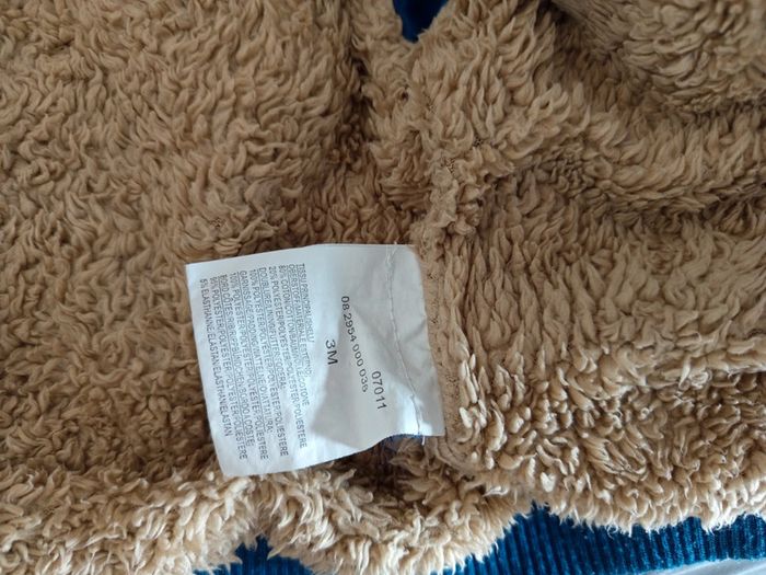 Gros gilet 3 mois - photo numéro 2