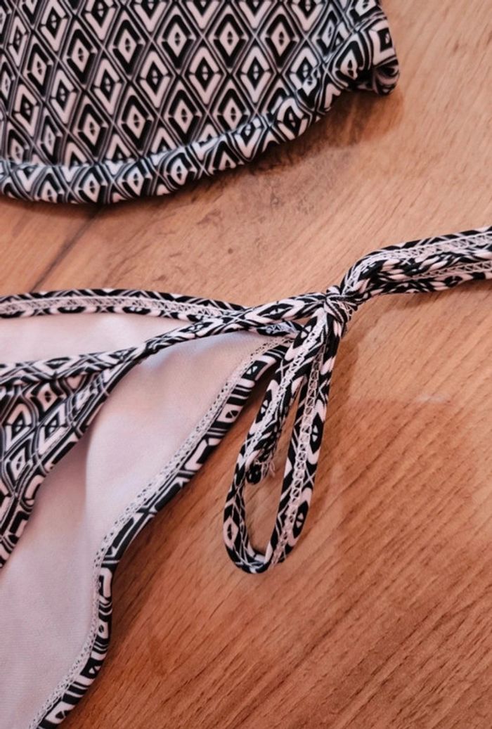 Maillot de bain 2 pièces a motif 44 - photo numéro 2