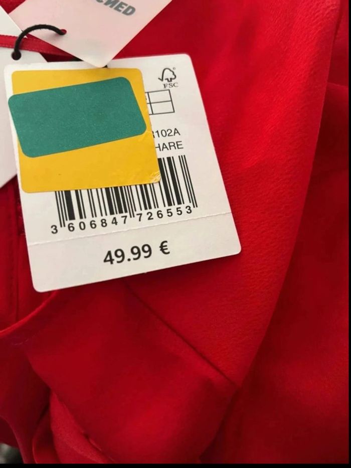 👗  Robe  rouge  Naf Naf Neuve  avec  étiquette - photo numéro 2