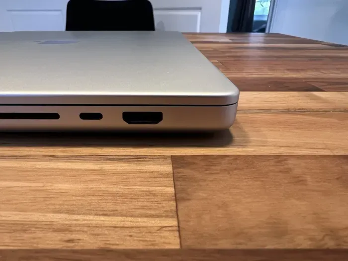 Apple MacBook Pro 16 pouces 2023 M2 Max 12 cœurs 32 Go RAM 1 To SSD - Parfait état - photo numéro 5