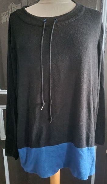 Pull noir et bleu taille 52-54