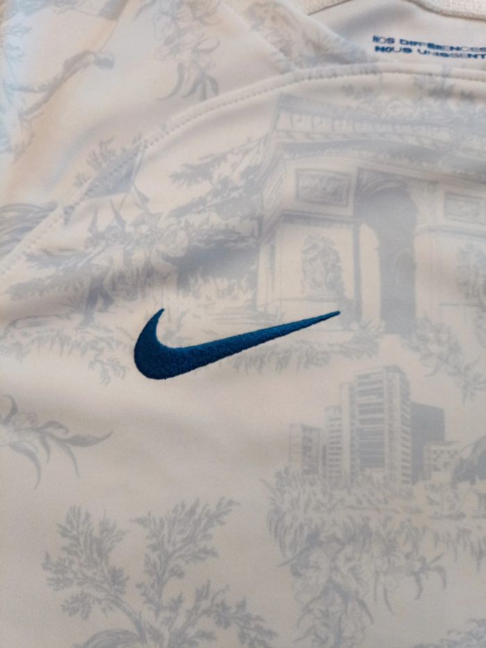 Maillot de foot Nike équipe de France collector 7/8 ans authentique neuf - photo numéro 3